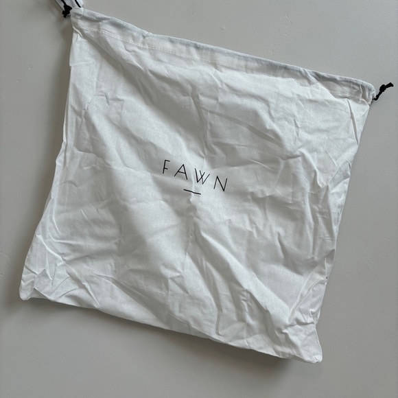 Fawn Design womens brown matte quilted handbag NWT with dust bag and strap - Picture 10 of 10